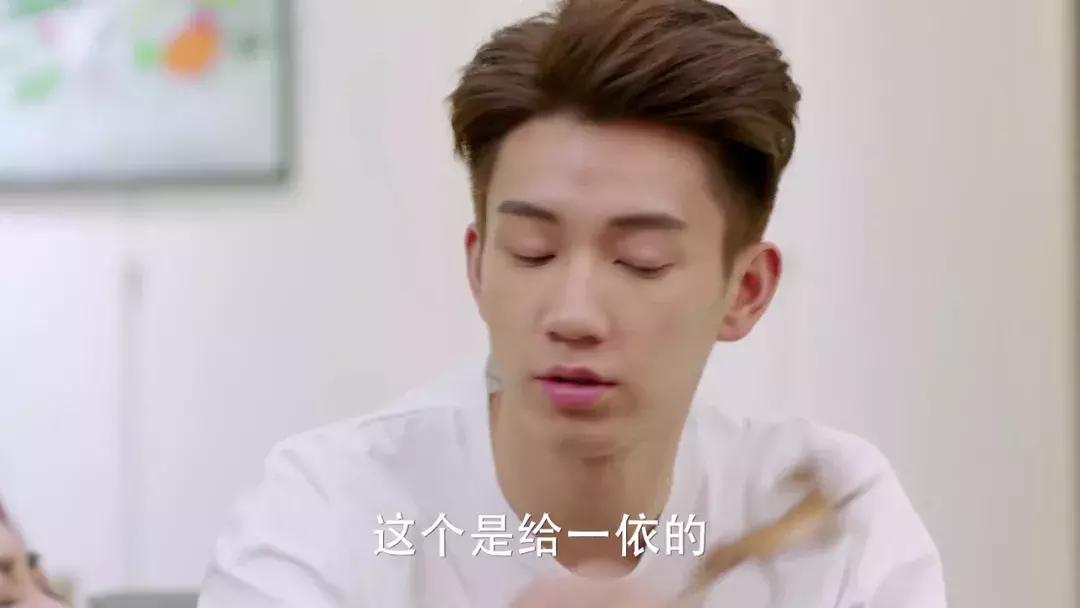 灰姑娘的故事说100年不厌，还不是心里怀揣一个李泽言么