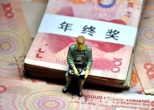 为了养蛙失去女友，这位男子痴迷宠物蛙十年花了近百万｜金融拾趣