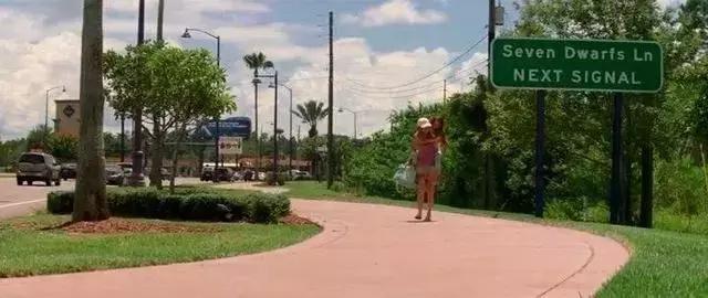 R级儿童片！抽烟喝酒纹身出*身卖**体，但她依然是好妈妈