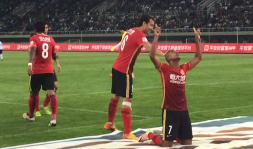 记者采访阿兰,欧洲杯女记者阿兰