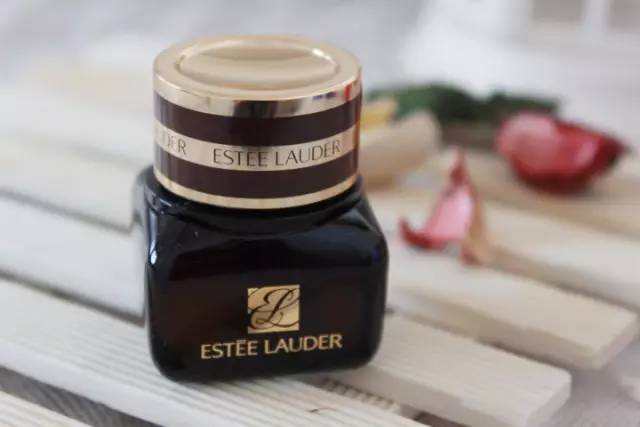 除了小棕瓶，关于眼部保养我们所要知道的，顺便聊聊那些值得推荐的眼霜