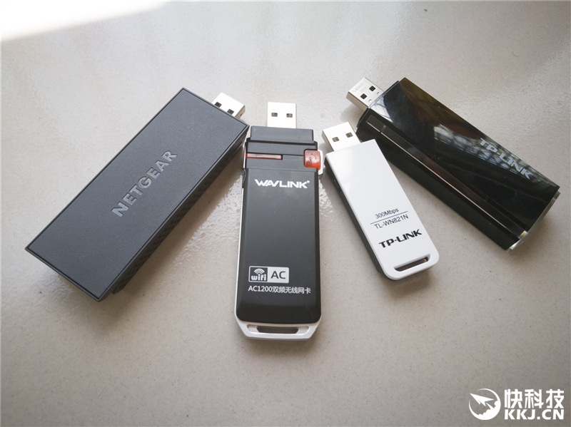 腾达路由器ac10评测,腾达1200光纤专用11ac双频路由器