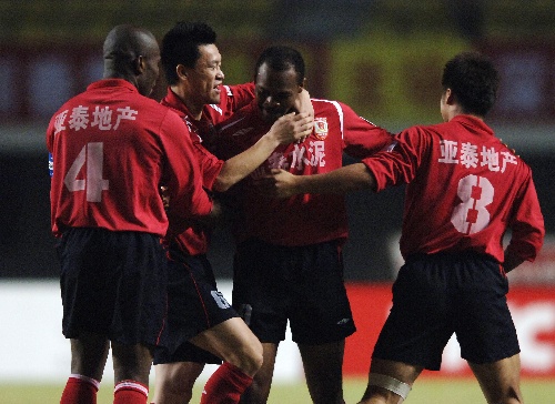 他们是中超版莱斯特城9年前爆冷夺冠如今深陷保级区