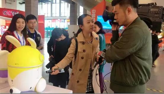 动漫节上抢镜的不是二次元少女，而是一只“兔智”