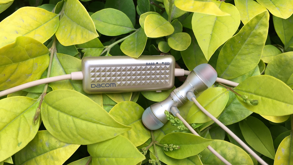 没有低音效果的耳机,能发出低音炮感觉的耳机