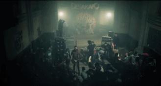 上帝涂鸦：他将废弃教堂变成了彩虹天堂