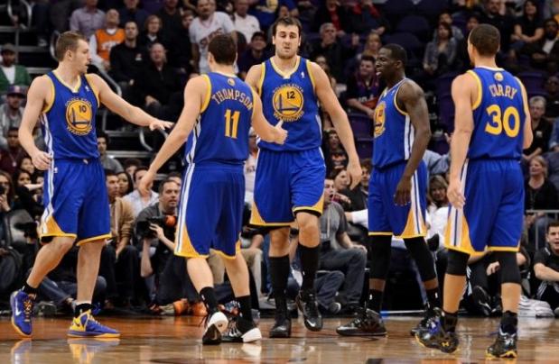 三年前的库里,库里四年前的视频