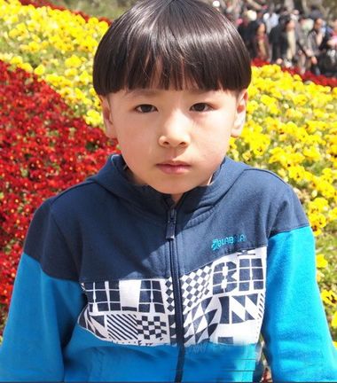 小男孩蘑菇头超帅发型,10至15岁男孩最酷发型不烫锅盖