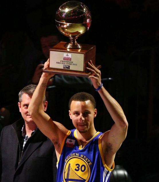 三年前的库里,库里四年前的视频