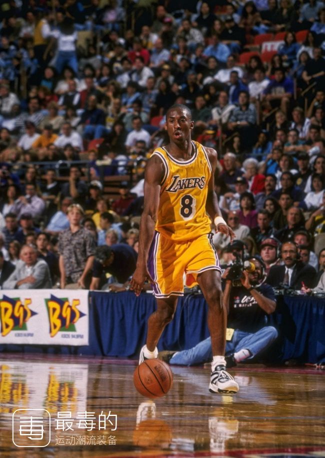 传奇落幕——科比职业生涯赛场球鞋完整回忆