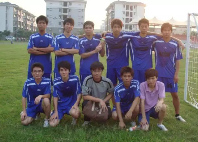 足球毕业季视频,毕业季不说再见歌曲