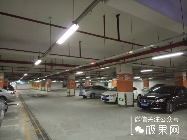 还在纠结买什么手机壳吗,还在纠结买什么东西