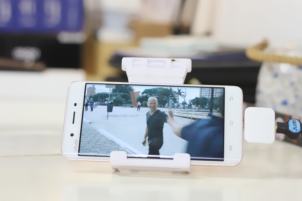 手机看免费电视直播怎么看免流量,手机免流量看抖音