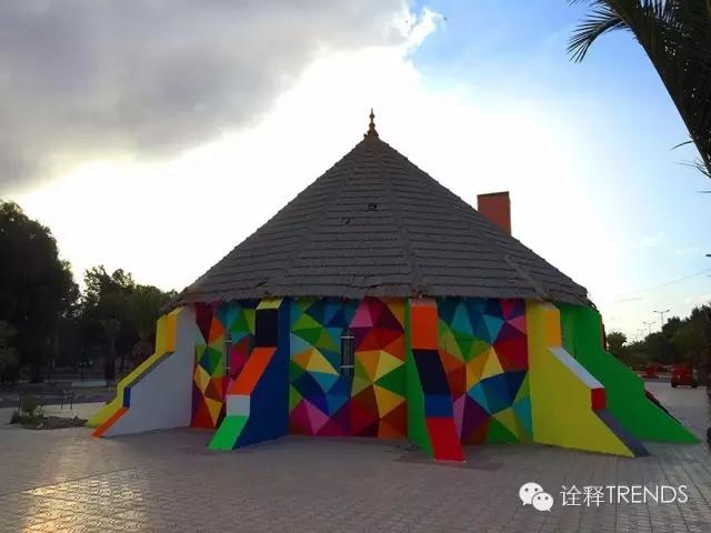 上帝涂鸦：他将废弃教堂变成了彩虹天堂