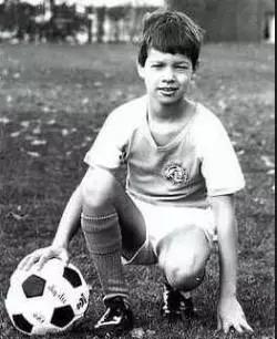 足坛巨星照片,足坛帅哥年轻的容颜