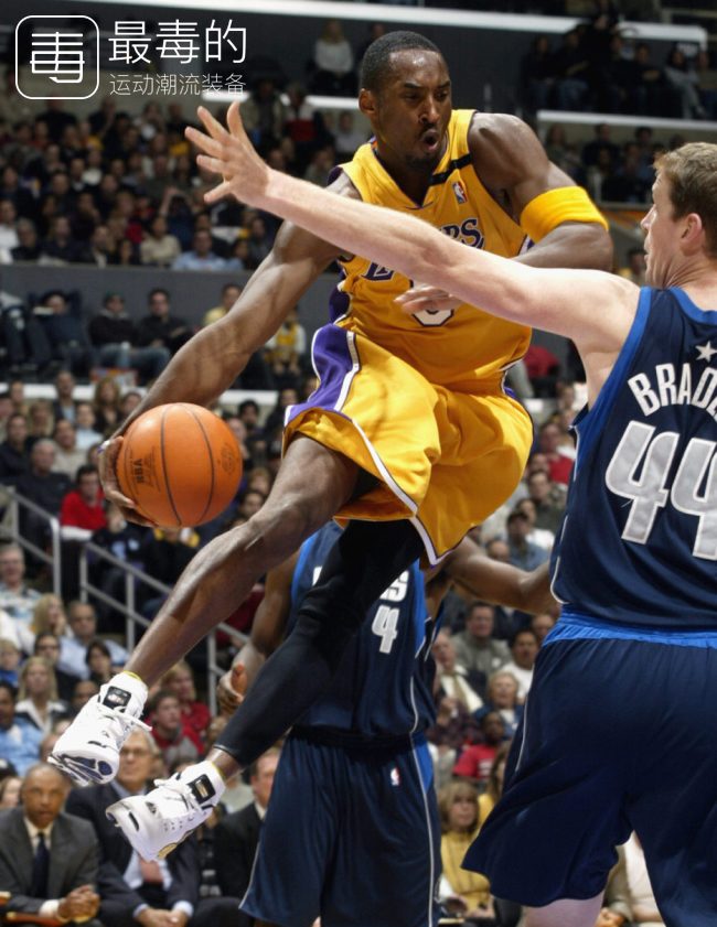 传奇落幕——科比职业生涯赛场球鞋完整回忆