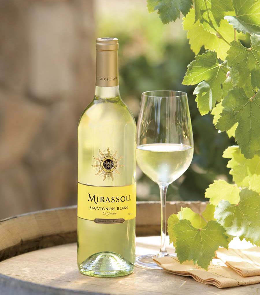 白葡萄酒长相思和雷司令哪个好喝,霞多丽和雷司令白葡萄酒的特点