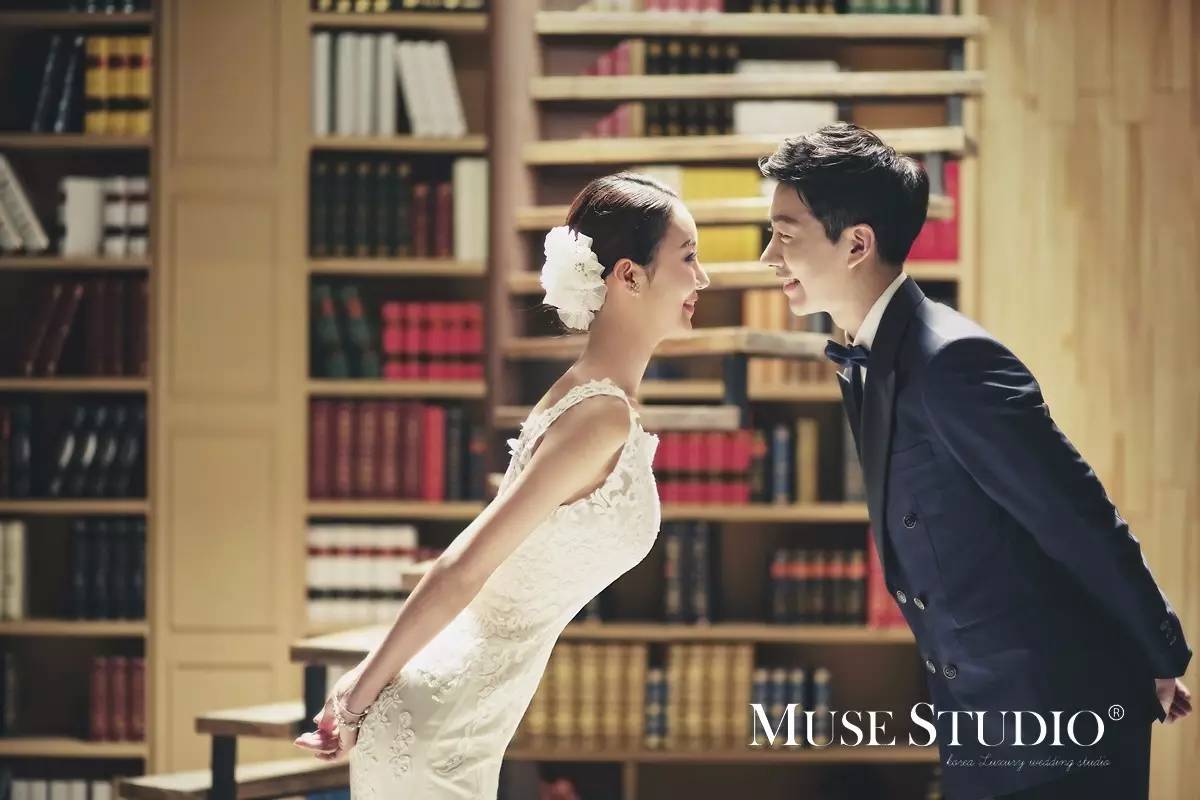 海南拍韩式婚纱照哪里好,今天拍一组复古婚纱照