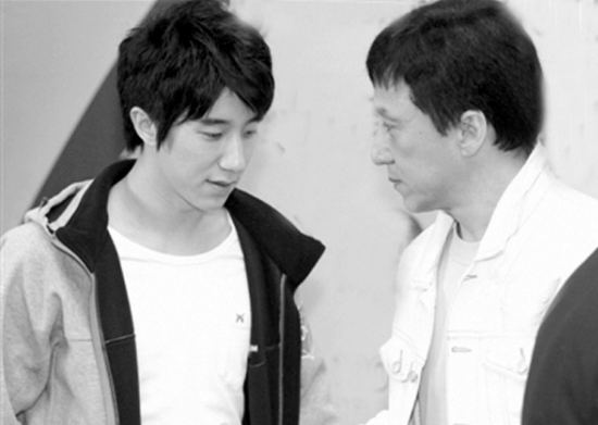 房祖名导演作品杀青,房祖名晒小时候旧照庆祝电影杀青