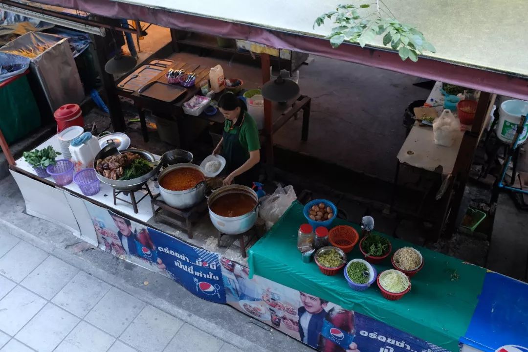 曼谷路边摊有什么好吃的,曼谷路边摊的泰式烤肉