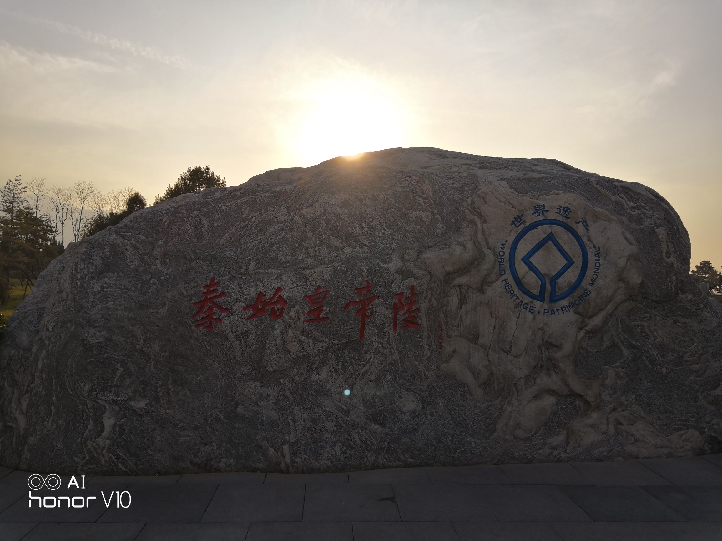 两千左右光荣手机哪款性价比高,两千入手光荣v30