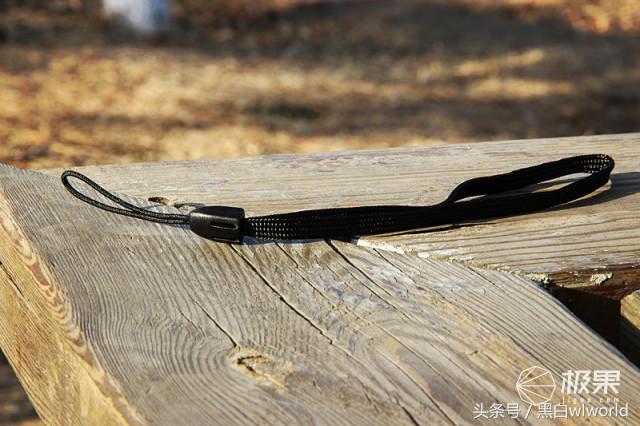 巴掌大的强光手电小钢炮,强光家用手电筒远射超亮