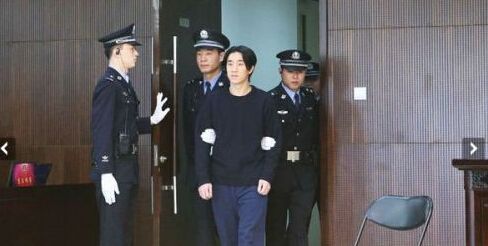 房祖名导演作品杀青,房祖名晒小时候旧照庆祝电影杀青