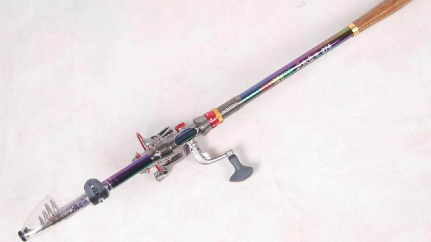 钓鱼怎么选择鱼竿种类呢,新手钓鱼入门鱼竿上面都有什么