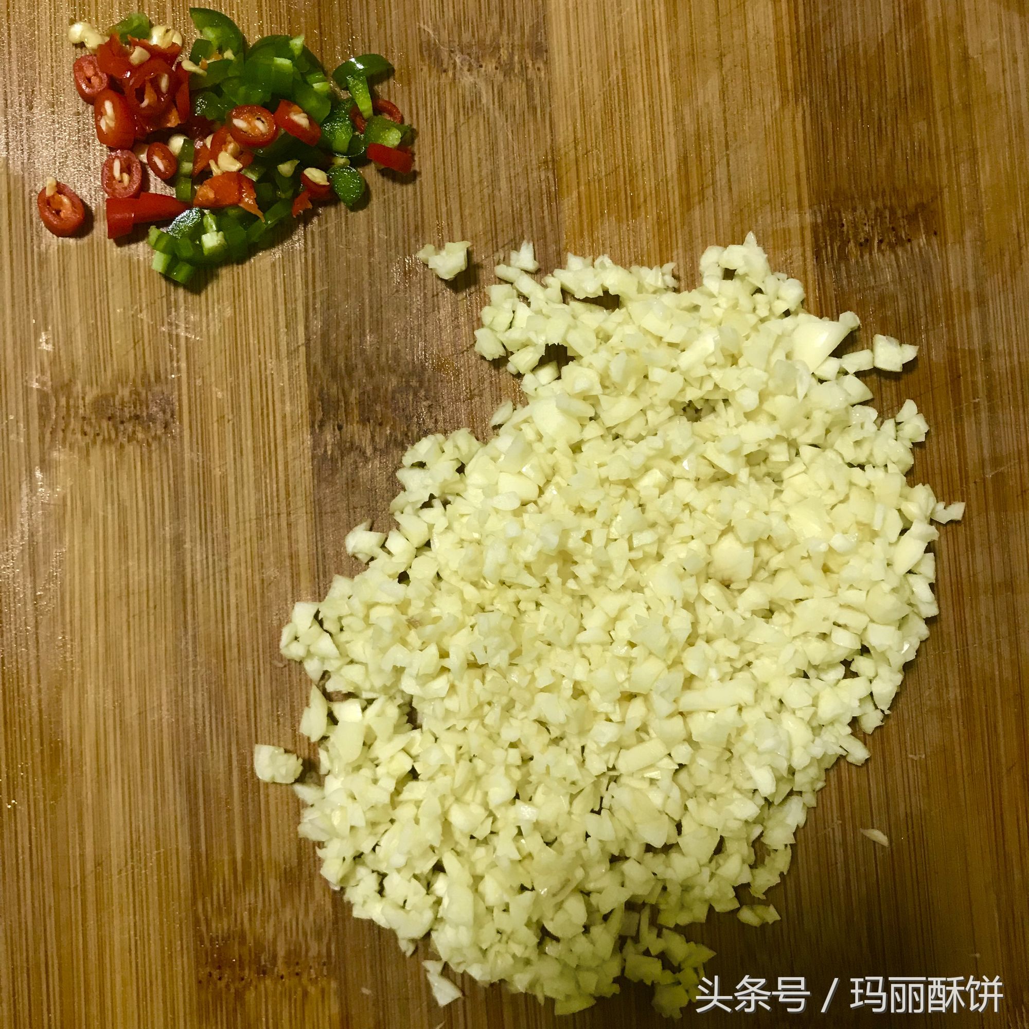 蒜蓉粉丝蒸扇贝怎么做好吃,蒜蓉粉丝蒸扇贝怎么做才好吃