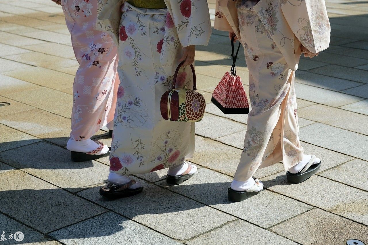 卖袜子生意最好的方法,卖袜子小本生意