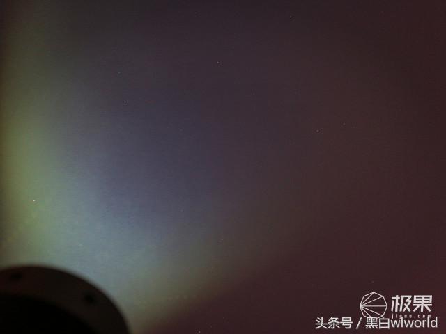 巴掌大的强光手电小钢炮,强光家用手电筒远射超亮