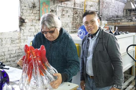 当代国际范“曾振伟的快乐人”