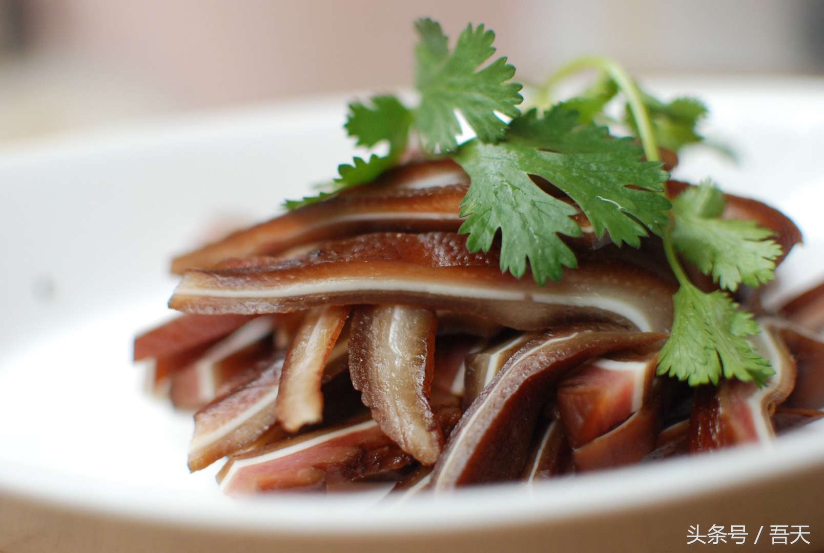 怎么自己在家做卤菜卖,在菜市场卖卤菜需要办哪些证