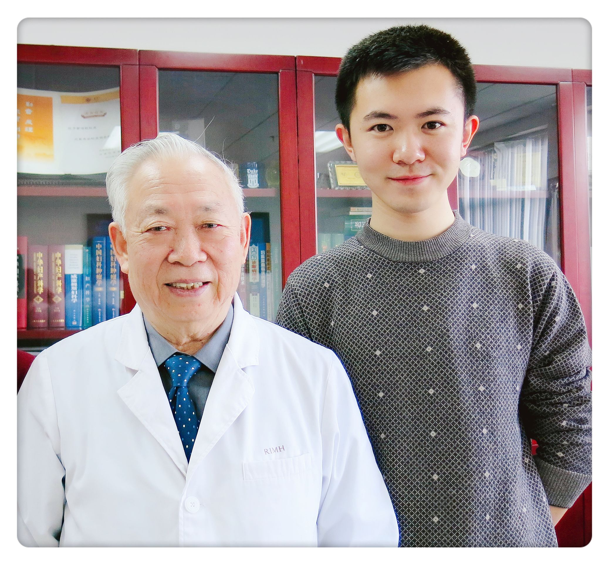 「行者访谈」原卫生部副部长曹泽毅：怀孕生子能防妇科肿瘤