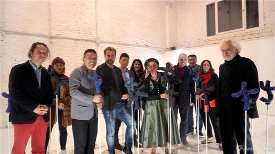 当代国际范“曾振伟的快乐人”