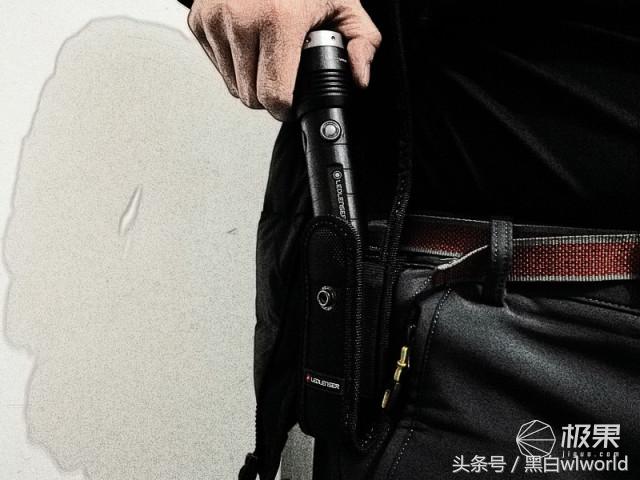 巴掌大的强光手电小钢炮,强光家用手电筒远射超亮