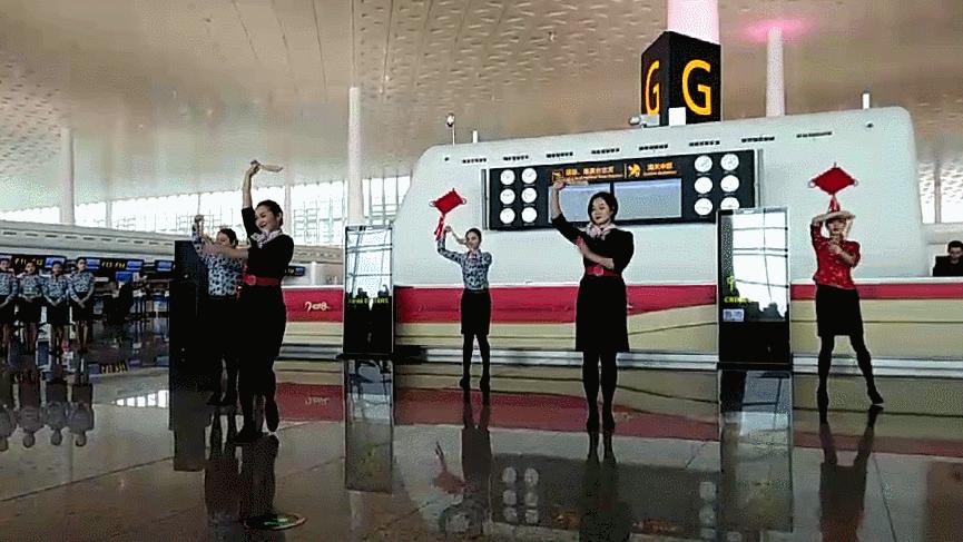 天河机场送尿不湿空姐玩起古筝琵琶和快闪春运第一天有点暖