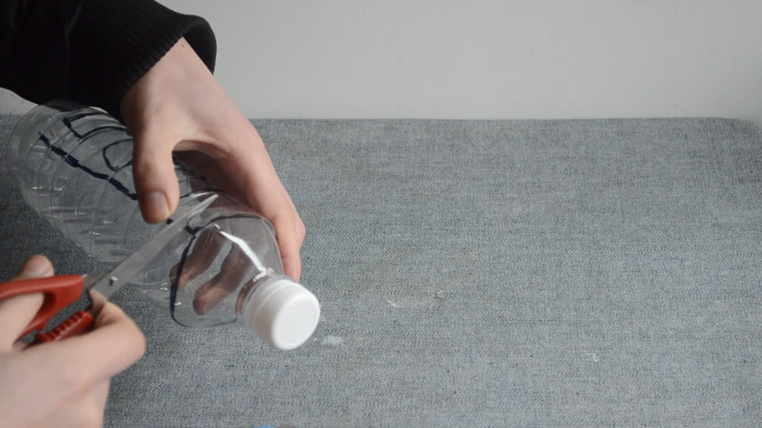 饮料瓶自制置物架,饮料瓶改置物架