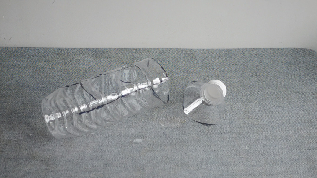 饮料瓶自制置物架,饮料瓶改置物架