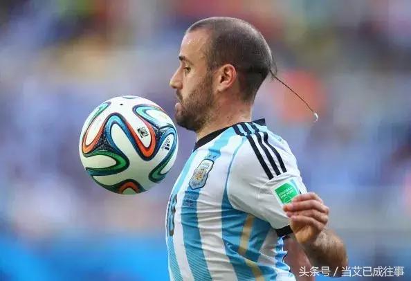 盘点足球运动员的奇葩发型,洗剪吹加个造型