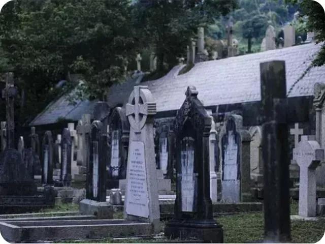 香港｜站在全世界的坟上，你看到了什么？