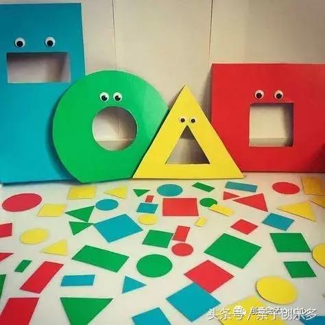 周末在家给孩子做什么玩具,熊孩子在家玩手机