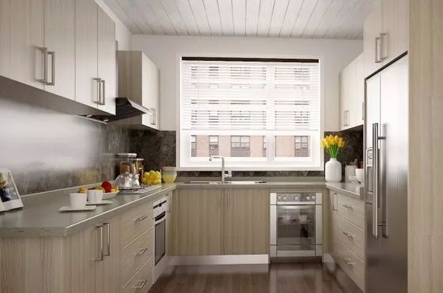 吊顶龙骨轻钢龙骨好还是木龙骨好,木龙骨和轻钢龙骨区别图片对比