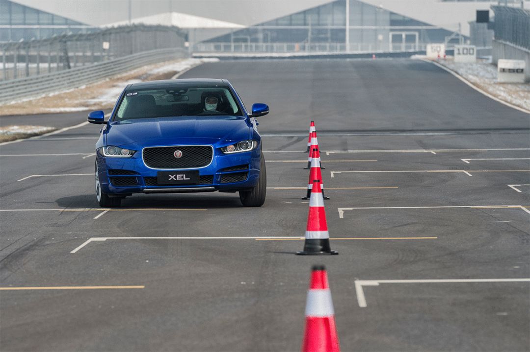 新款捷豹xel赛道,24款捷豹xel试驾体验