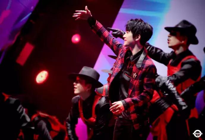 魔法城堡tfboys易烊千玺solo,易烊千玺个人舞台solo舞蹈