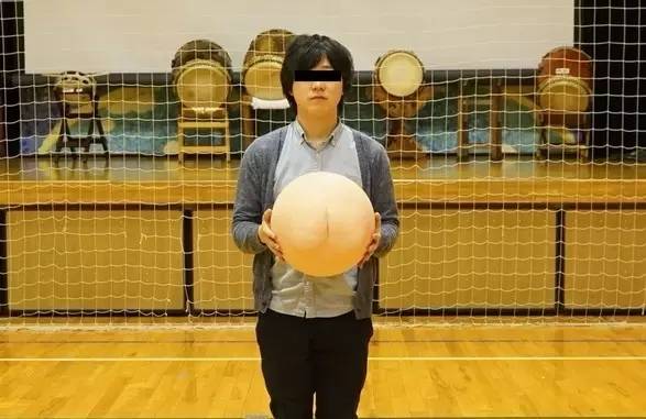 麻麻，请再打一次我完美柔润丰满的屁屁吧！