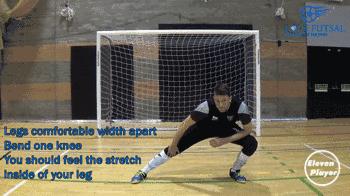 门将k字形封堵劈叉,5人足球门将出击教学