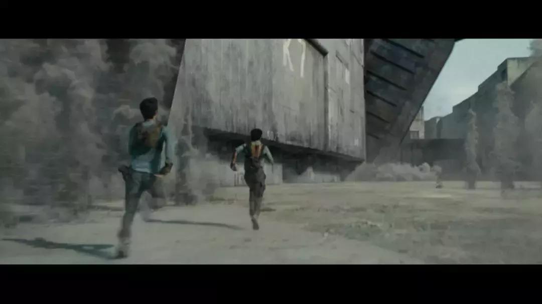 《移动迷宫》：一部拍得还不如国产片的美国式青少年爽文电影！