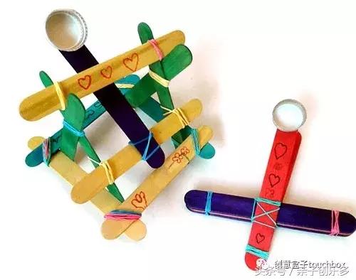 周末在家给孩子做什么玩具,熊孩子在家玩手机