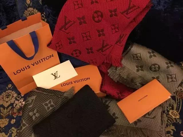 旧款lv围巾真假,lv真假围巾辨别最快的方法